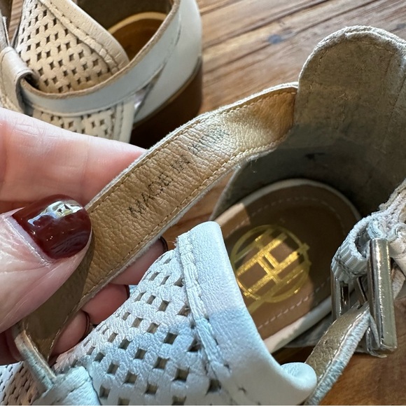 House of Harlow 1960 Esperanza Flats Women’s White Leather Ankle Strap Shooties - Picture 12 of 16